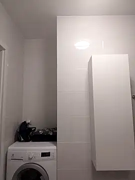 Snapshot of divine_eve chatting on November 11, 11:20 pm divine eve online show from November 11, 11:20 pm