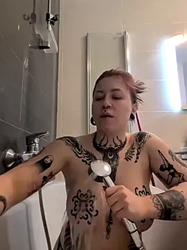 divine eve online show from January 7, 11:15 am