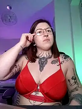 Snapshot of divine_eve chatting on November 10, 9:53 pm divine eve online show from November 10, 9:53 pm