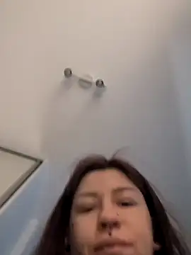 Snapshot of divine_eve chatting on November 8, 1:14 pm divine eve online show from November 8, 1:14 pm