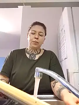 divine eve online show from April 2, 2:57 pm