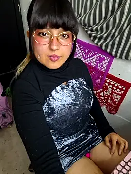 Snapshot of Derry_Cooper chatting on November 5, 2:47 am Derry Cooper online show from November 5, 2:47 am