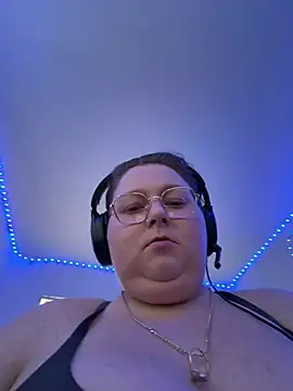BBW2320 online show from June 30, 11:16 pm