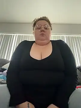 BBW2320 online show from November 28, 3:45 pm