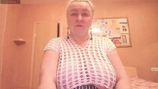 mira robinsonnn online show from March 22, 4:30 pm