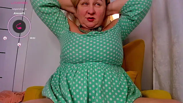 mira robinsonnn online show from February 23, 12:12 am