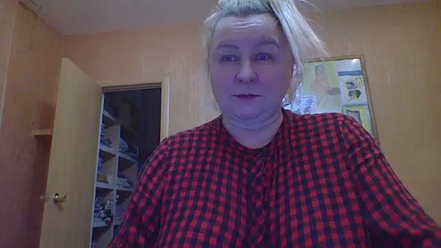 mira robinsonnn online show from February 22, 12:07 pm