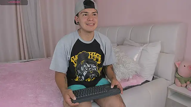 lucy Bensonn online show from February 28, 3:48 am