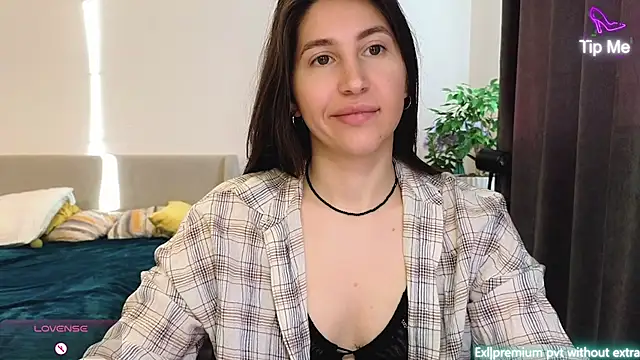 Snapshot of marrycolins chatting on February 26, 2:44 am marrycolins online show from February 26, 2:44 am