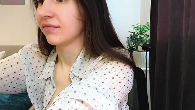 Snapshot of marrycolins chatting on February 25, 2:45 am marrycolins online show from February 25, 2:45 am