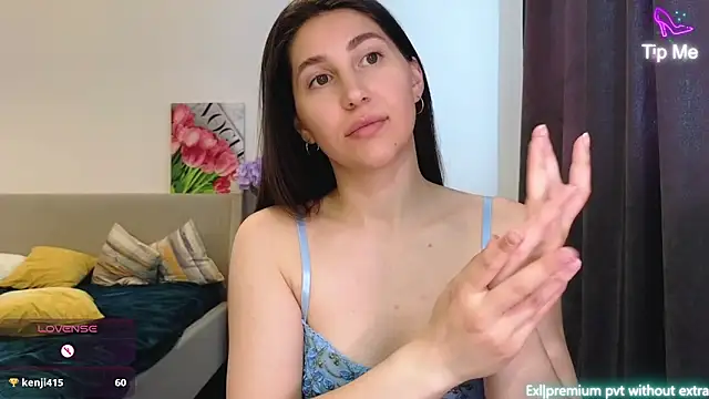 marrycolins online show from May 1, 3:11 am