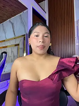 Snapshot of LinnaGardenia chatting on February 19, 1:19 pm LinnaGardenia online show from February 19, 1:19 pm