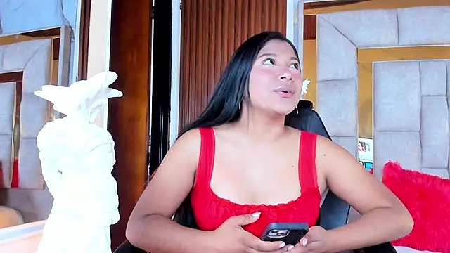 Snapshot of LinnaGardenia chatting on February 10, 2:16 pm LinnaGardenia online show from February 10, 2:16 pm