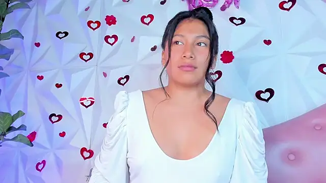 LinnaGardenia online show from February 19, 4:55 pm