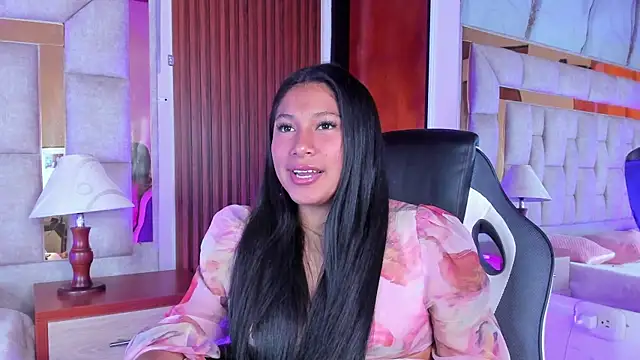 Snapshot of LinnaGardenia chatting on January 11, 1:29 pm LinnaGardenia online show from January 11, 1:29 pm