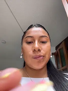 LinnaGardenia online show from March 11, 2:44 pm