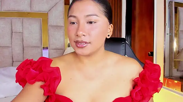 LinnaGardenia online show from March 29, 1:46 pm