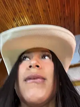 Snapshot of LinnaGardenia chatting on January 10, 2:12 pm LinnaGardenia online show from January 10, 2:12 pm