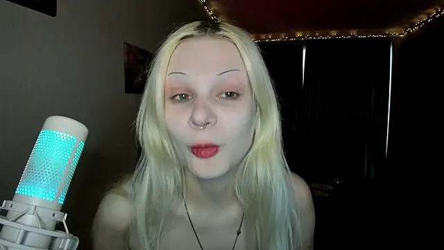 Snapshot of sashakiss99 chatting on September 29, 10:00 am sashakiss99 online show from September 29, 10:00 am