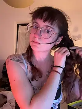  foxygirl  online show from March 3, 9:26 pm