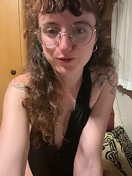  foxygirl  online show from June 3, 8:35 pm