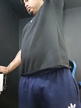 Snapshot of DickMasterfindom chatting on June 14, 2:24 am DickMasterfindom online show from June 14, 2:24 am