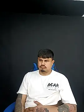 Snapshot of DickMasterfindom chatting on February 28, 8:52 pm DickMasterfindom online show from February 28, 8:52 pm