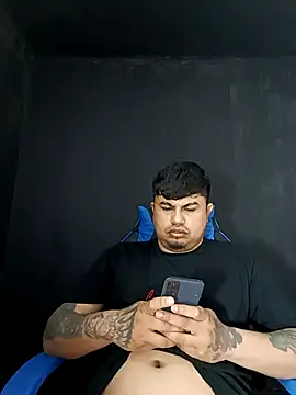 Snapshot of DickMasterfindom chatting on February 5, 5:14 am DickMasterfindom online show from February 5, 5:14 am