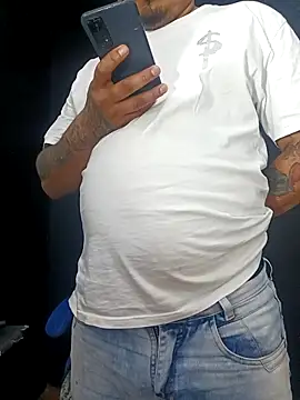 Snapshot of DickMasterfindom chatting on February 19, 5:26 am DickMasterfindom online show from February 19, 5:26 am