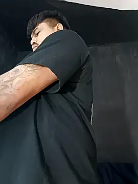 Snapshot of DickMasterfindom chatting on January 18, 4:43 pm DickMasterfindom online show from January 18, 4:43 pm