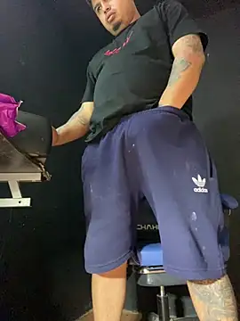 Snapshot of DickMasterfindom chatting on July 7, 6:58 am DickMasterfindom online show from July 7, 6:58 am