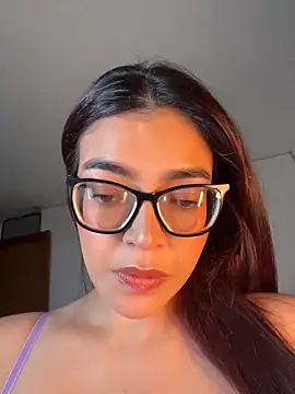 kathii95 online show from May 4, 1:42 am