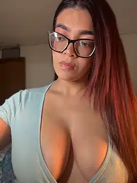 kathii95 online show from May 28, 1:35 am