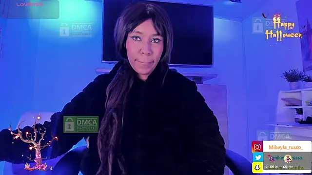 Mikeyla-Russo online show from October 6, 9:04 pm