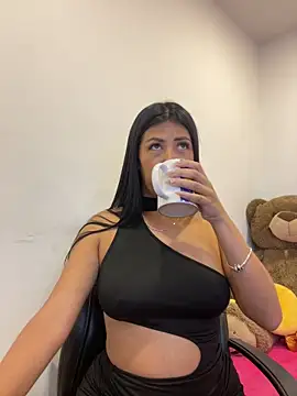 Snapshot of Alanna_atm_ chatting on June 3, 10:38 am Alanna atm online show from June 3, 10:38 am