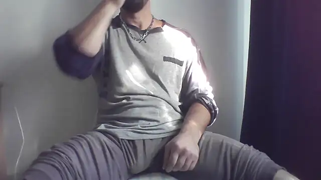 Snapshot of fl3xxx1 chatting on October 31, 8:22 am fl3xxx1 online show from October 31, 8:22 am