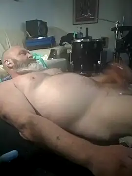 Snapshot of iambradz chatting on November 6, 2:21 pm iambradz online show from November 6, 2:21 pm