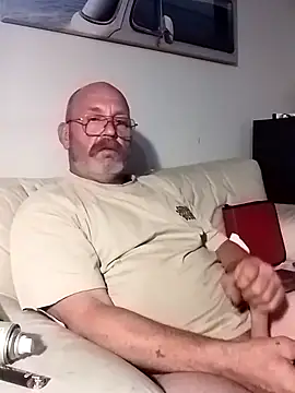 Snapshot of iambradz chatting on February 18, 5:31 pm iambradz online show from February 18, 5:31 pm