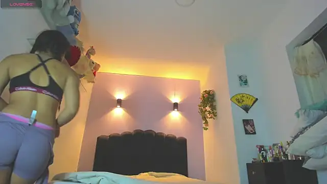 Snapshot of Sofia_Clauss_ chatting on June 19, 4:51 am Sofia Clauss online show from June 19, 4:51 am