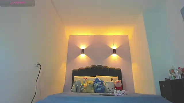 Sofia Clauss  online show from April 6, 4:19 am