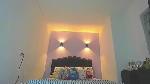 Sofia Clauss  online show from May 7, 4:28 am