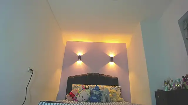 Sofia Clauss  online show from May 8, 4:05 am