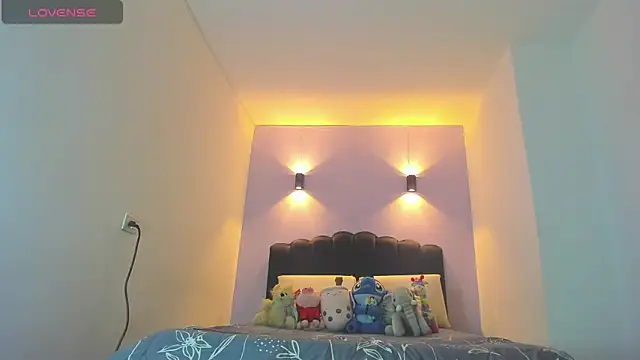 Sofia Clauss  online show from December 20, 4:15 am