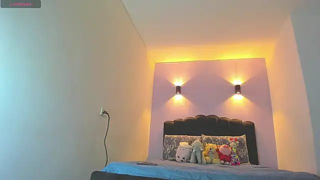 Snapshot of Sofia_Clauss_ chatting on October 20, 5:09 am Sofia Clauss online show from October 20, 5:09 am