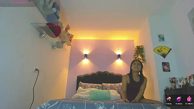 Snapshot of Sofia_Clauss_ chatting on June 10, 5:08 am Sofia Clauss online show from June 10, 5:08 am