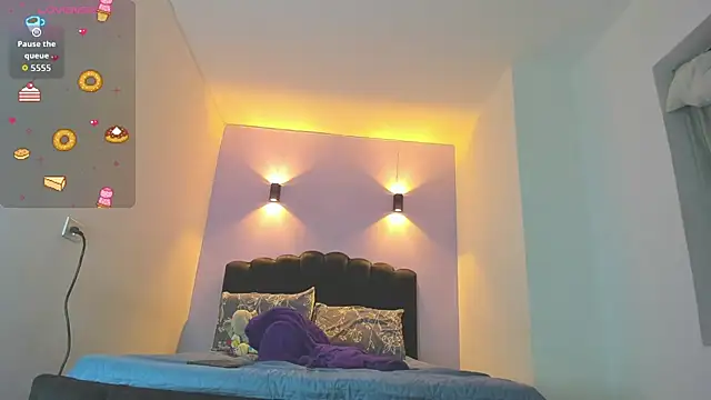 Snapshot of Sofia_Clauss_ chatting on October 14, 4:13 am Sofia Clauss online show from October 14, 4:13 am