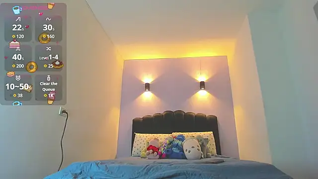 Snapshot of Sofia_Clauss_ chatting on December 3, 12:01 am Sofia Clauss online show from December 3, 12:01 am