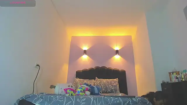 Sofia Clauss  online show from May 19, 4:30 am