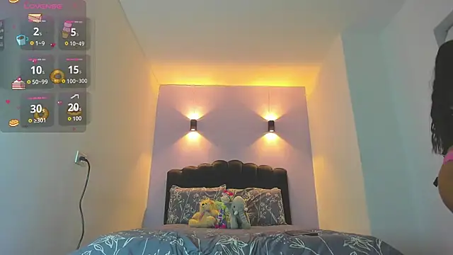 Snapshot of Sofia_Clauss_ chatting on October 6, 4:24 am Sofia Clauss online show from October 6, 4:24 am