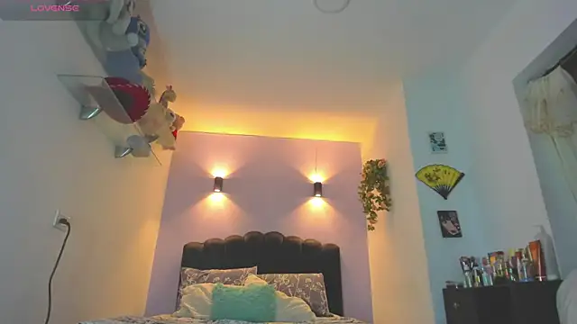 Snapshot of Sofia_Clauss_ chatting on June 25, 5:05 am Sofia Clauss online show from June 25, 5:05 am
